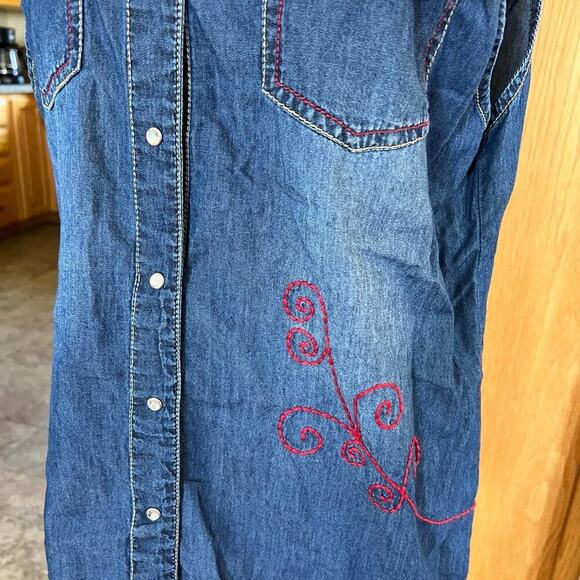 Shyanne, snap-down, sleeveless, denim, women's size XL shirt - Picture 6 of 8